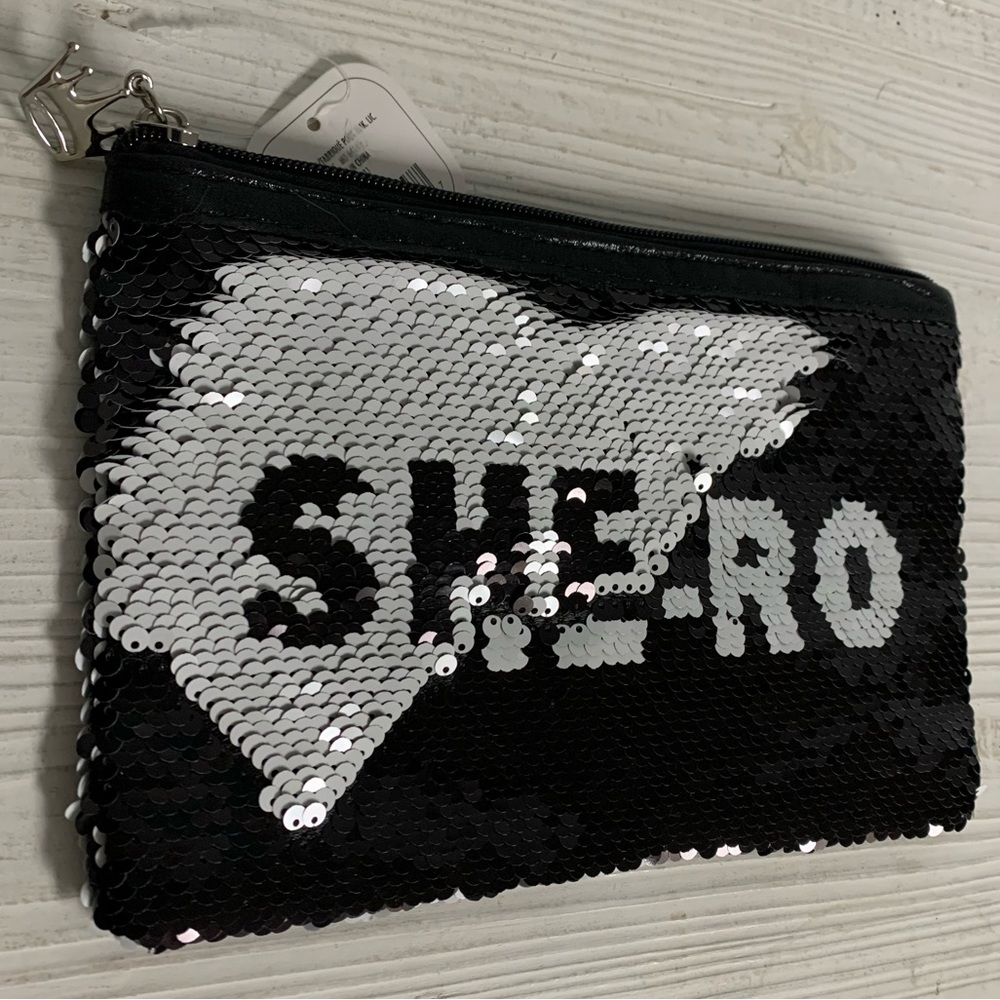 HALLMARK She-ro ZIPPER POUCH / MAKEUP BAG! GIFT MOTHER WIFE GIRLFRIEND B & W